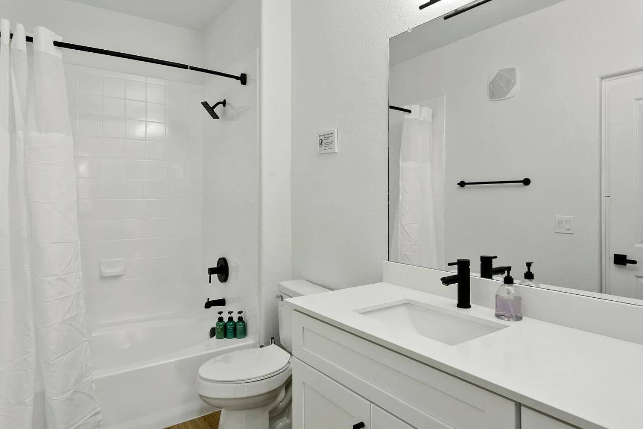 Cozysuites Glendale By The Stadium With Pool 06 ภายนอก รูปภาพ